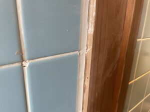 隙間にはシリコン